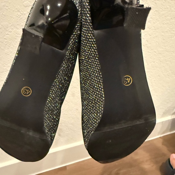 Stylish Black Women's Boots - Picture 6 of 9